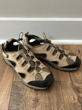 Lands' End Beach Hiking Trekker Shoe Size 9 Tan